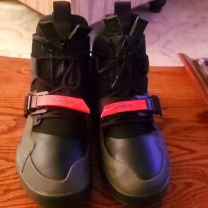 Men's size 12.5 NIKE AIR FORCE 270  SEQUOIA